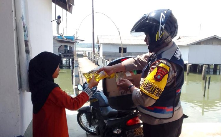Dukung Gerakan Pangan Murah Gelar, Polsek Bukit Bestari Salurkan Door to Door