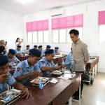 Wapres Gibran Tinjau Program Makan Bergizi Gratis di SMK Negeri 1 Batam
