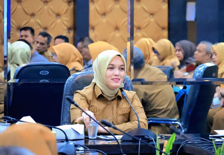 Pimpin Rapat Evaluasi, Wabup Bintan Deby Maryanti Minta OPD Kerja Keras Capai Target.