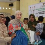 Ketua PKK Bintan Hafizha Bersama BAZNAS Distribusikan Sembako dan Santuni Anak Yatim