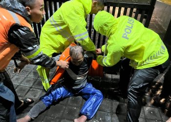 Personel Polri Dikerahkan Bantu Evakuasi Korban Banjir dan Longsor di Bali.