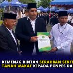Kemenag Bintan Serahkan Sertifikat Tanah Wakaf kepada Ponpes dan Masjid