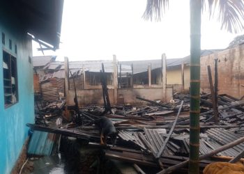 7 Rumah Warga di Desa Kelong Bintan Pesisir Hangus Terbakar.