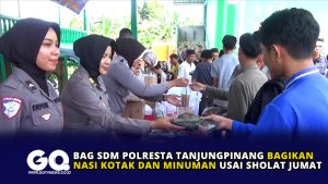 Bag SDM Polresta Tanjungpinang Bagikan Nasi Kotak dan Minuman Usai Sholat Jumat