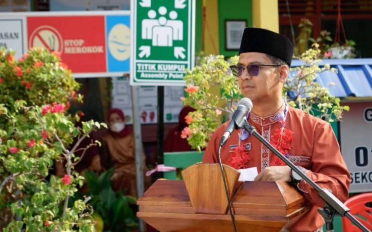 Bupati Iskandarsyah Ajak ASN Rutin Bayarkan Zakat Setiap Bulannya.