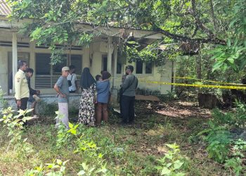 Pria Bertato Ditemukan Tewas di Area Rumah Eks Antam Kelurahan Kijang Kota.