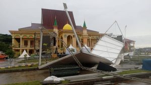 Tenda Panggung VIP Iven KACI 2025 Roboh Diterjang Angin Kencang, Hampir Timpa 10 Pekerja