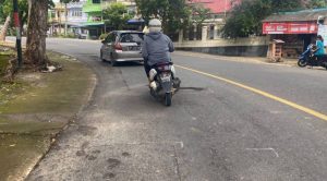 Warga Soroti Kerusakan Jalan Yos Sudarso Tanjungpinang, Berpotensi Membahayakan Pengendara