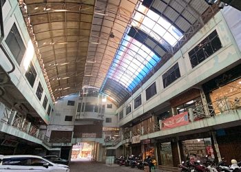 Atap Bintan Mall Tanjungpinang Lapuk dan Berkarat, Pengunjung Khawatir Ambruk.