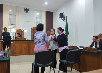 Terdakwa Evita Intan Ceria dan Sherina Intan Ceria meminta maaf kepada korban pada siding yang digelar di PN Tanjungpinang.