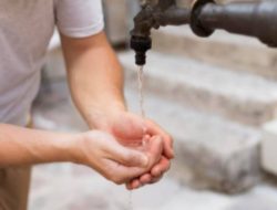 Cakupan Air Bersih Baru 33 Persen, Ribuan Warga Tanjungpinang Masih Antre Air Bersih