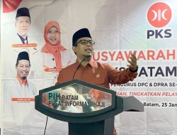 H. Bahktiar Hadiri Pelantikan Pengurus PKS Batam Kota: Kokohkan Pelayanan Raih Kemenangan