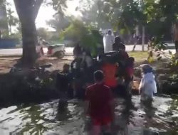 Hilang Kendali, Pengendara Wanita Terjun Bebas ke Danau di Karimun