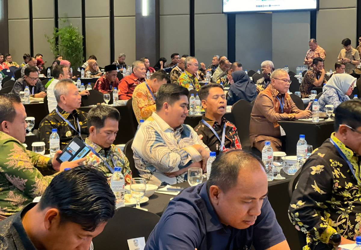 Rakernas APKASI XVII Berakhir, Bupati Roby Sampaikan Komitmen Dukung Agenda Nasional.