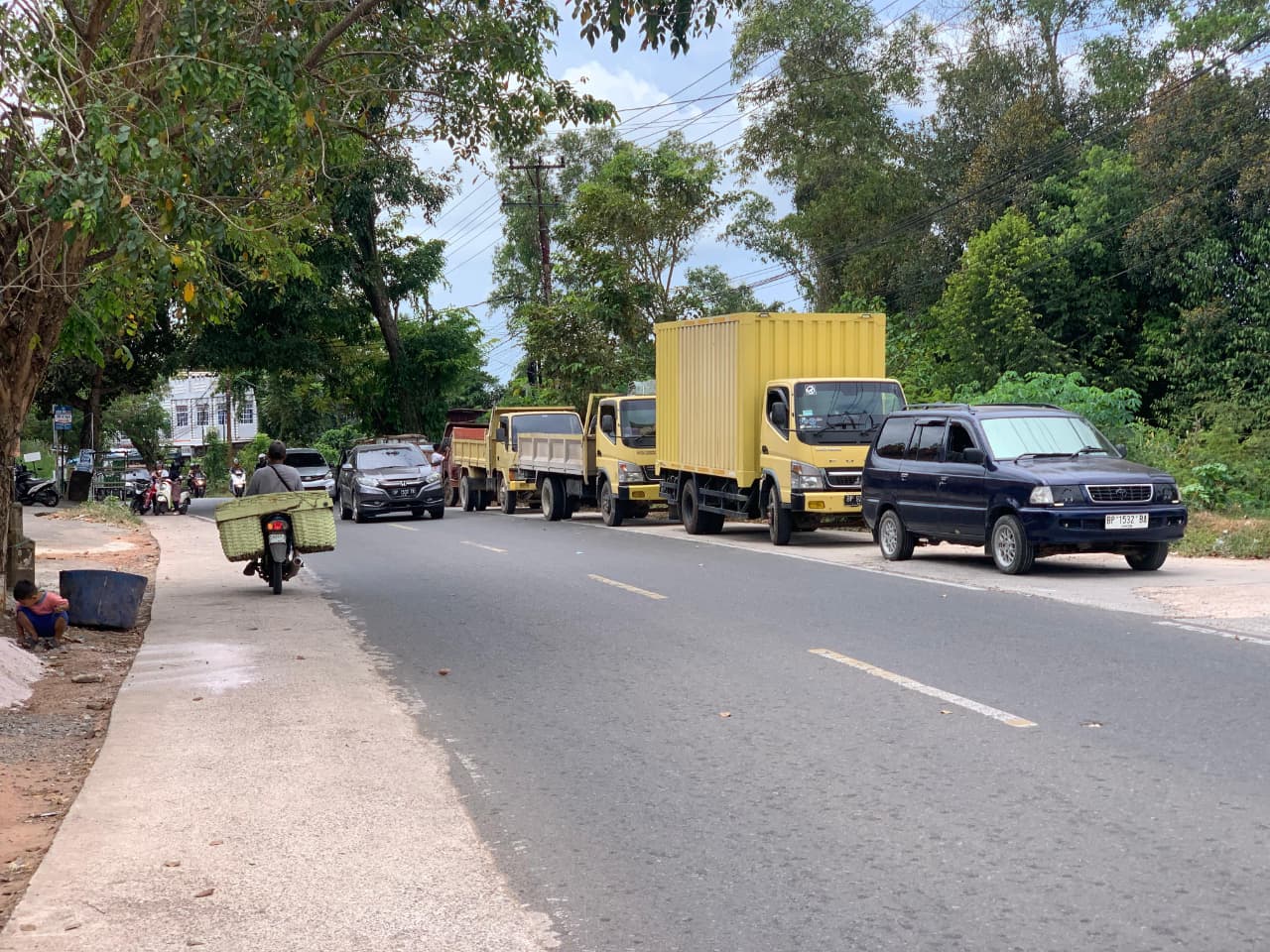Antrean Panjang Solar Terjadi di Beberapa SPBU Tanjungpinang.