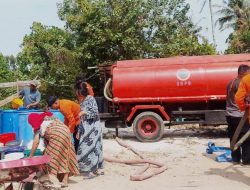BPBD Tanjungpinang Distribusikan Air Bersih ke Warga yang Alami Kekeringan