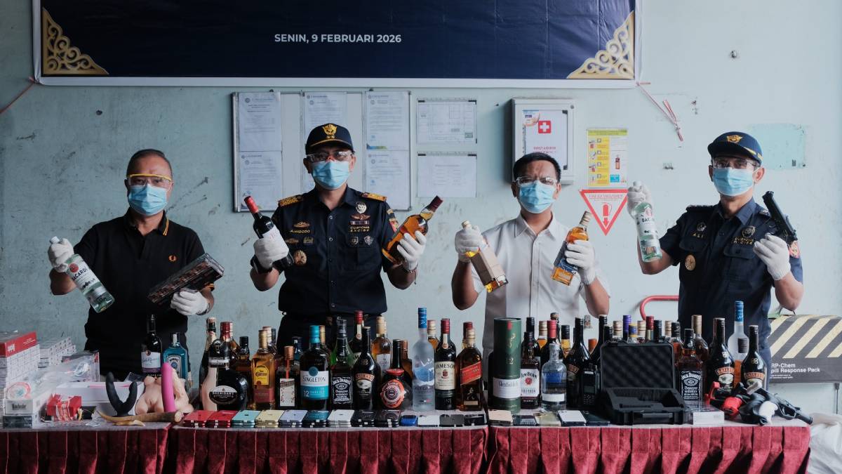 Bea Cukai Batam Musnahkan 103,27 Ton Barang Ilegal Senilai Rp27,5 Miliar.