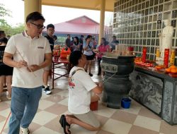 Jelang Imlek 2026, Umat Tionghoa Gelar Sembahyang Leluhur di Vihara Avalokitesvara Graha
