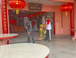 Lanal Tanjung Balai Karimun dan INTI Bersinergi Bersihkan Vihara Cetya Vidya Sagara