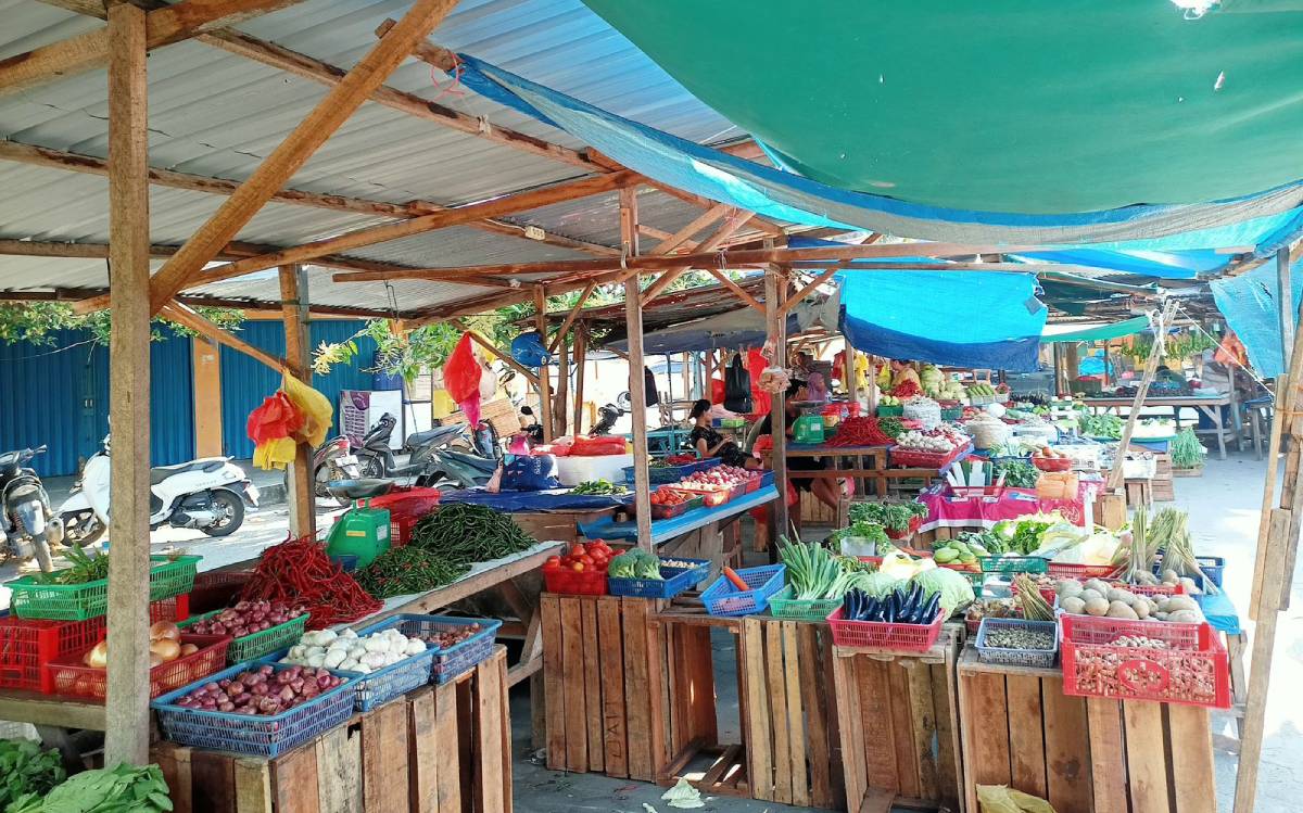 Puluhan Pedagang Pasar Sore Puan Maimun Tolak Relokasi Pemindahan Lapak.