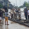 Satpol PP Tanjungpinang Bongkar Pagar Kayu di Depan PT Prendjak