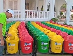 Dukung Indonesia Asri, Bandara RHF Sebar 135 Tong Sampah di Kawasan Tugu Sirih