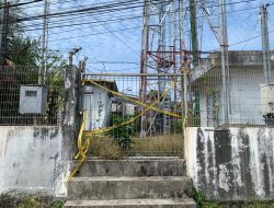 Meski Disegel, Tower Ilegal di Gang Akasia Masih Berdiri; Warga: Segel Lepas, Listrik Aktif