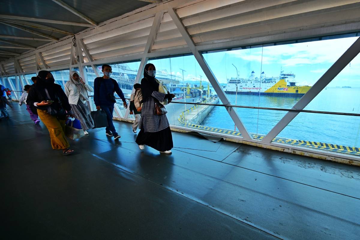 Menhub Dudy Siapkan Strategi Arus Balik Penyeberangan Sumatra-Jawa.