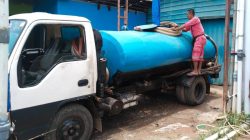 Sumber Air Mengering, Penjual Air Bersih Keliling Kewalahan Penuhi Permintaan