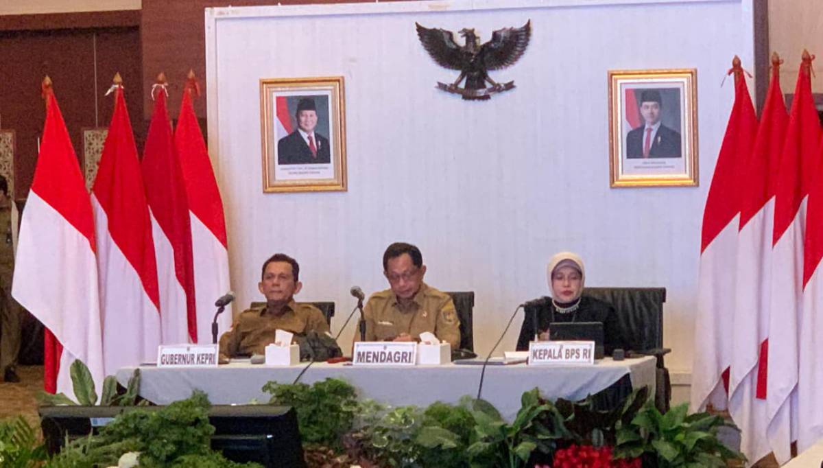 Mendagri Instruksikan Kepala Daerah Tak Tinggalkan Wilayah Selama Libur Lebaran.