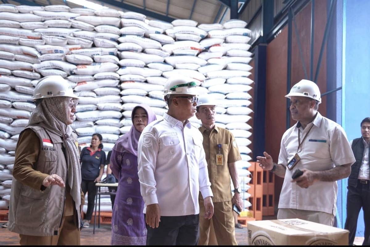 Wagub Nyanyang Pastikan Stok Beras dan Minyak Goreng Bulog Tersedia Sampai Lebaran 2026.