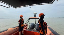 SAR Gabungan Bagi 4 Sektor Pencarian Penumpang Kapal SB Karunia Jaya yang Jatuh Kelaut.