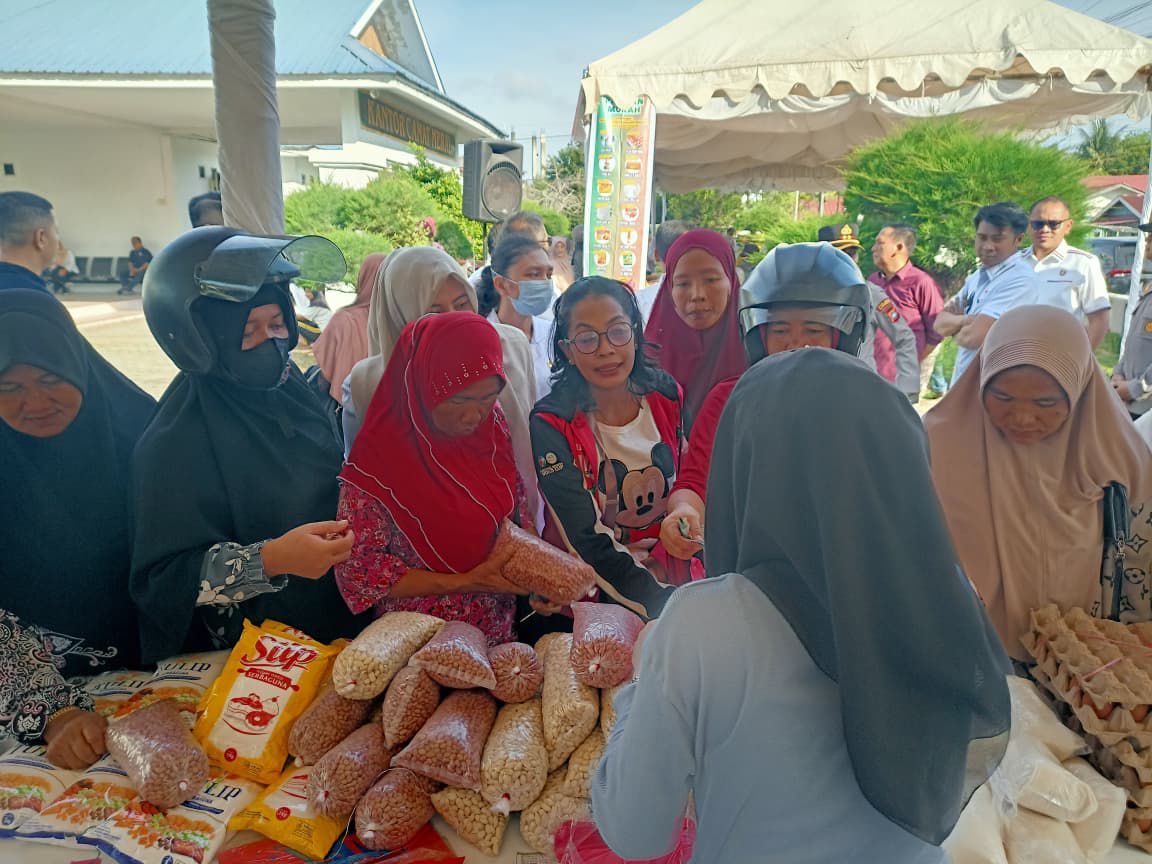 Pemkab Karimun Gelar Operasi Pasar Murah Jelang Lebaran, Harga Bahan Pokok Disubsidi.