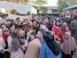 Ratusan Emak-Emak Serbu Gerakan Pangan Murah di Tanjungpinang