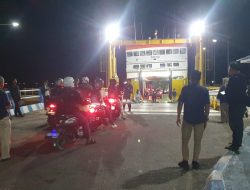 Arus Mudik Mulai Menggeliat, Puluhan Kendaraan Antre di Pelabuhan Roro Karimun
