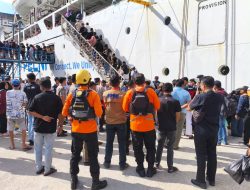Basarnas Natuna Laksanakan Siaga SAR Khusus Pengamanan di Pelabuhan Tarempa Jelang Lebaran Idul Fitri