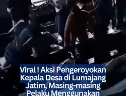 Viral ! Aksi Pengeroyokan Kepala Desa di Lumajang Jatim, Masing-masing Pelaku Menggunakan Sajam