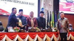 Gubernur Ansar Komitmen Jalankan Rekomendasi DPRD soal Kinerja OPD