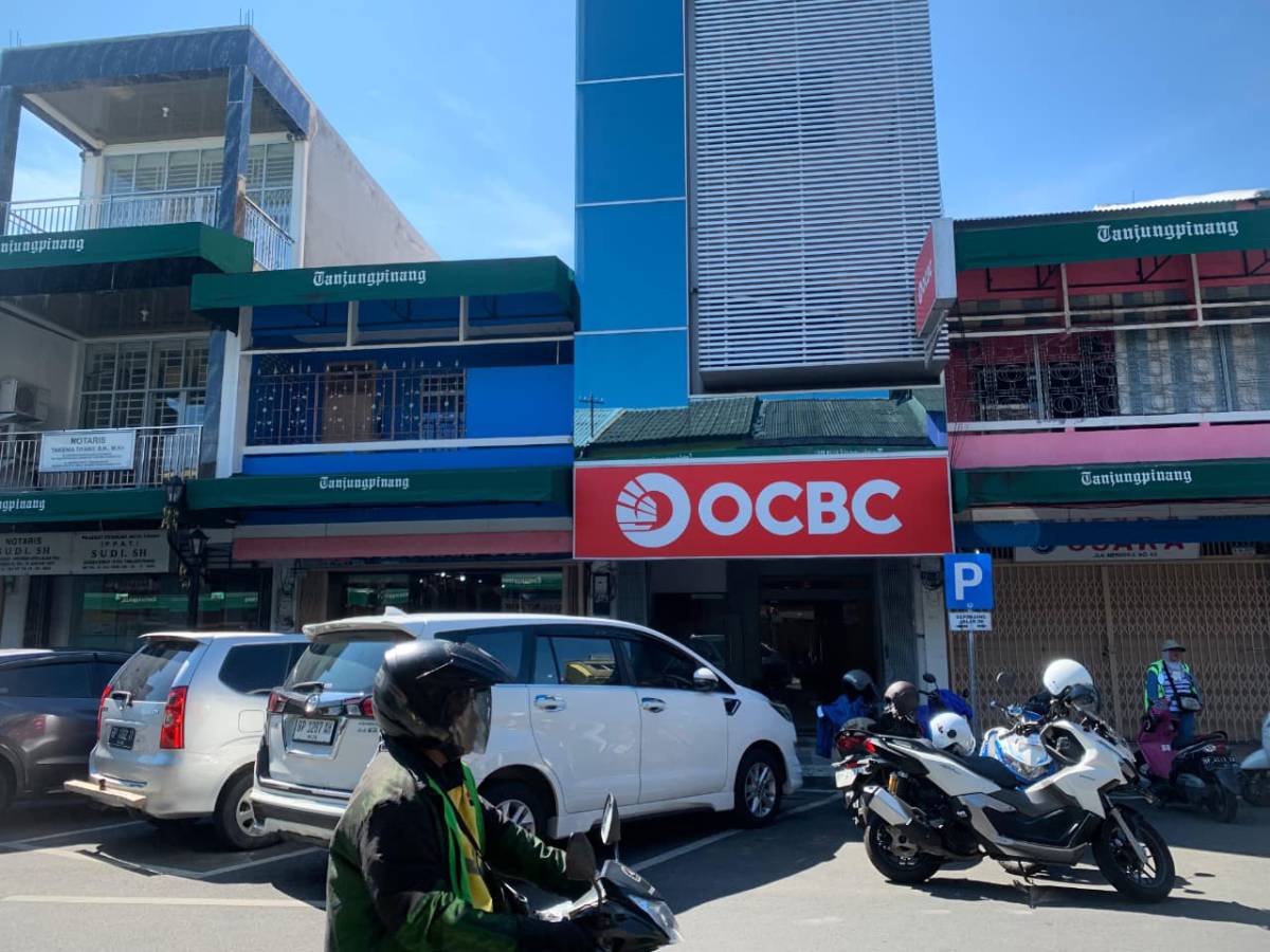 Nasabah Bank OCBC Tanjungpinang Keluhkan Sulit Tarik Dolar Imbas Isu Penutupan Cabang.