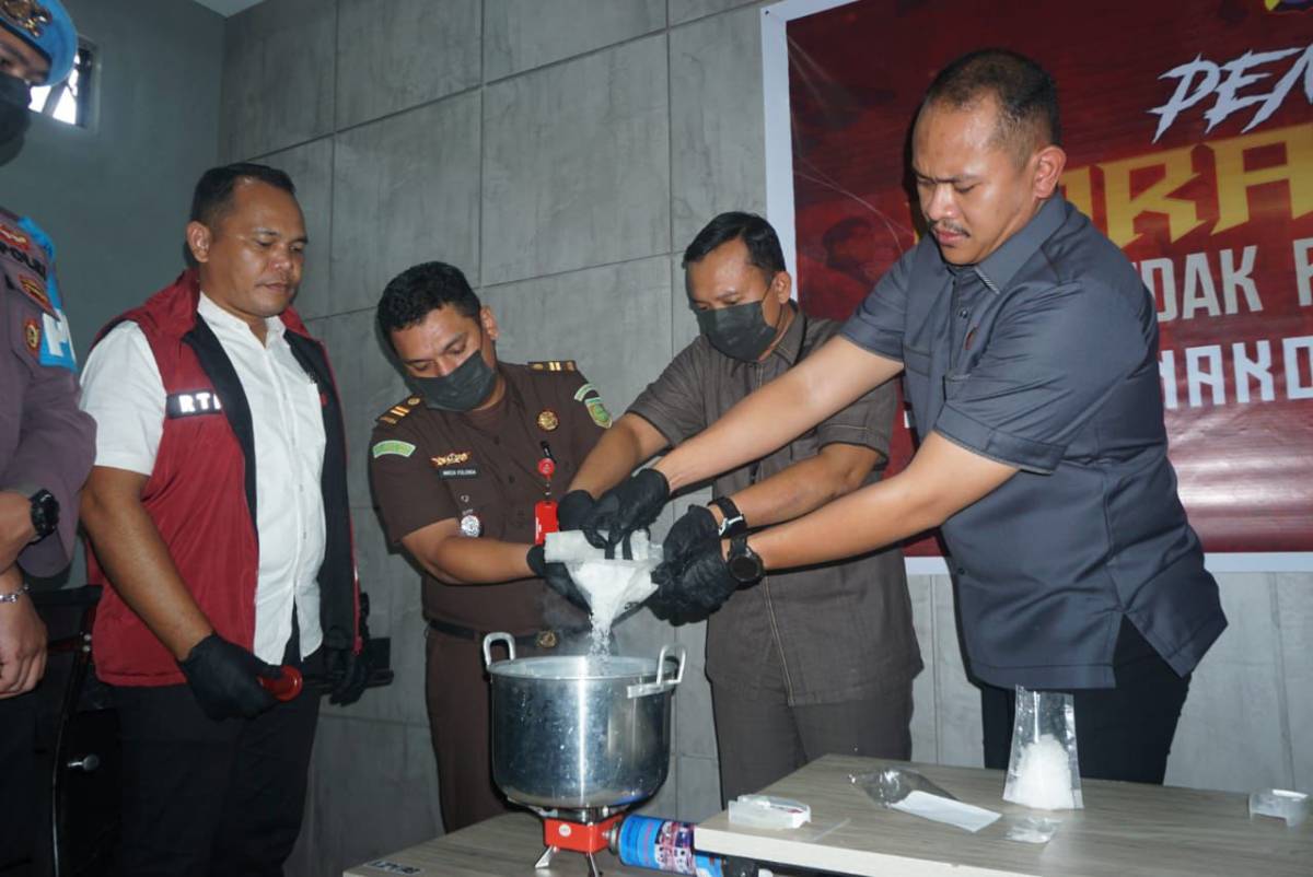 Polres Karimun Bongkar 14 Kasus Narkoba, 558,7 Gram Sabu Dimusnahkan.
