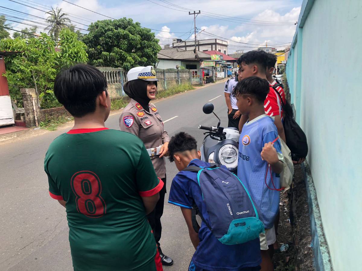 Sambangi Pelajar, Sat Lantas Polresta Tanjungpinang Sosialisasikan Tertib Berlalu Lintas