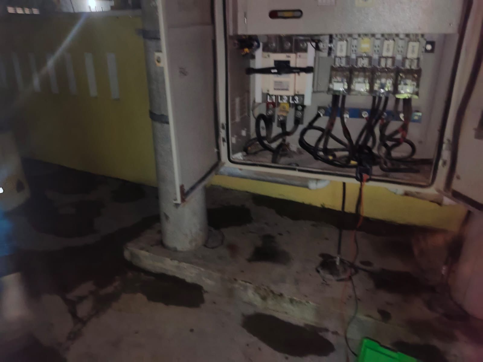 Listrik Warga Dang Merdu Karimun Padam Akibat Kabel Trafo Dicuri.