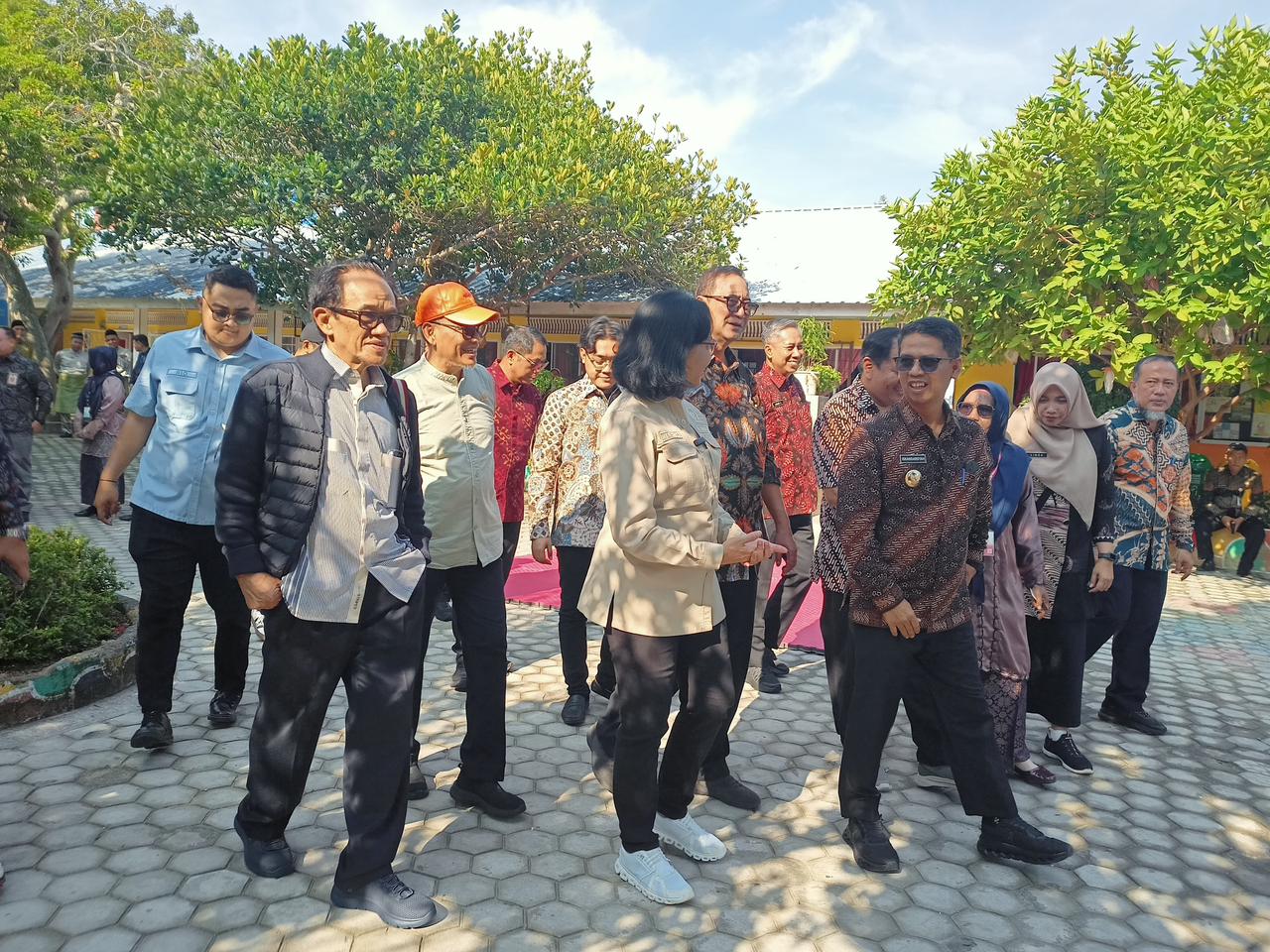 Komisi X DPR RI Soroti Kelas Tiga Shift hingga Nasib Guru Honorer di Karimun.