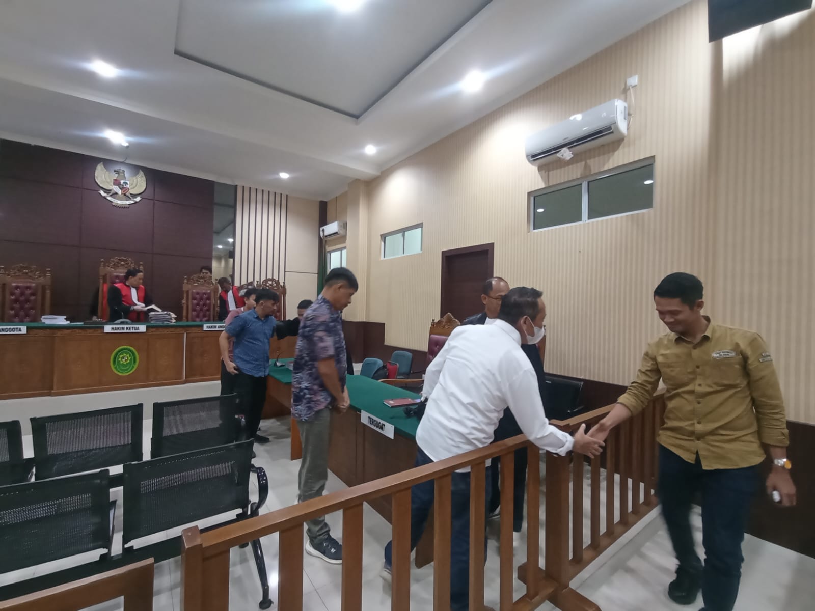Empat Terdakwa Korupsi Pembangunan Jembatan Marok Lingga Dituntut 3 Hingga 3,6 Tahun Penjara.
