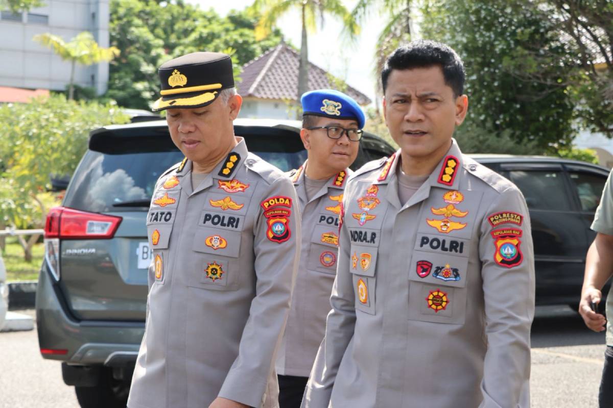 Wujudkan Sinergitas, Kapolresta Tanjungpinang Bersama Irwasda Polda Hadiri Pelantikan Sekda Kepri.