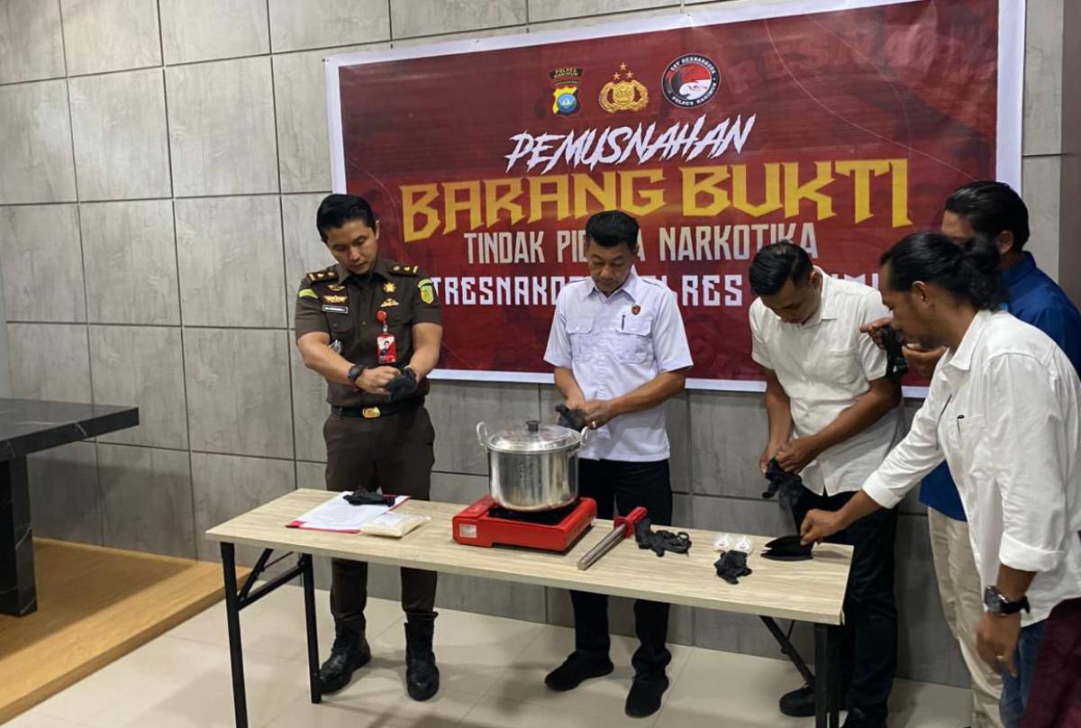 Satresnarkoba Polres Karimun Musnahkan 344,44 Gram Sabu.