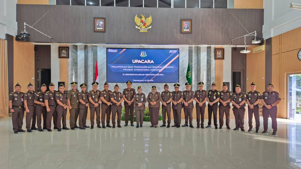 Kajati Kepri Lantik 8 Pejabat Baru, Roy Hufington Harahap Jabat Kasitut Aspidsus Kejati Kepri..