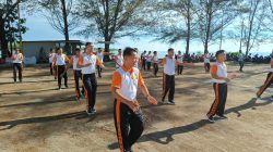 Basarnas Natuna Pererat Sinergi dengan Buruh Pelabuhan Lewat Senam Bersama.