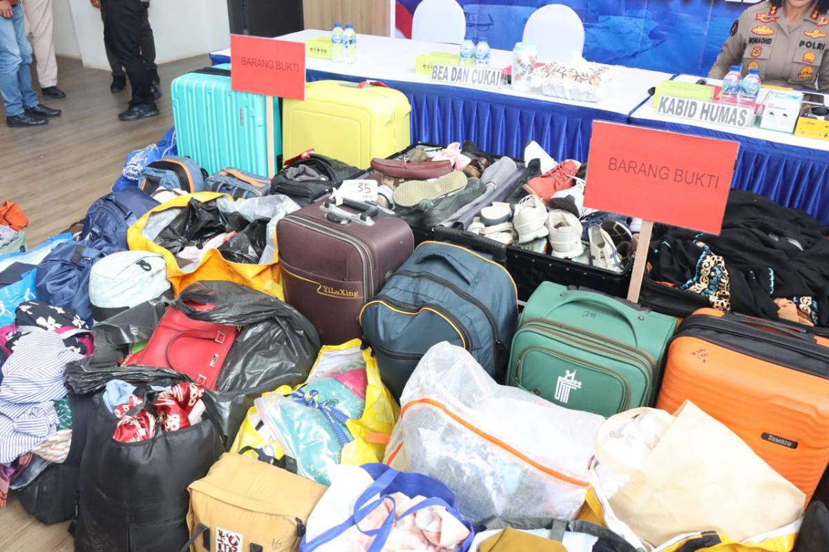 Ditreskrimsus Polda Kepri Bongkar Praktik Impor Ilegal Barang Bekas Asal Singapura.