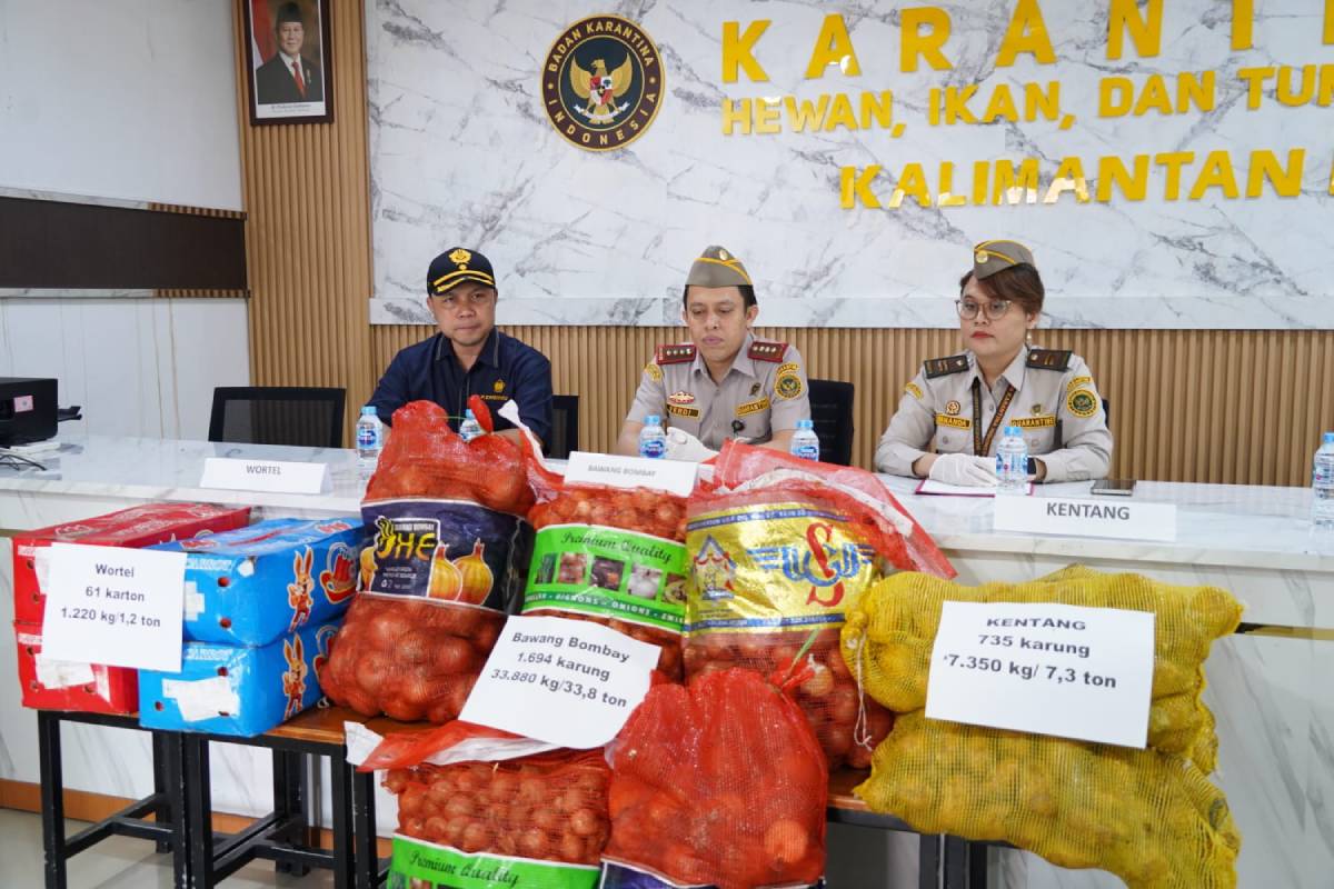 Barantin Amankan 42 Ton Produk Pangan Ilegal yang Siap Diedarkan.